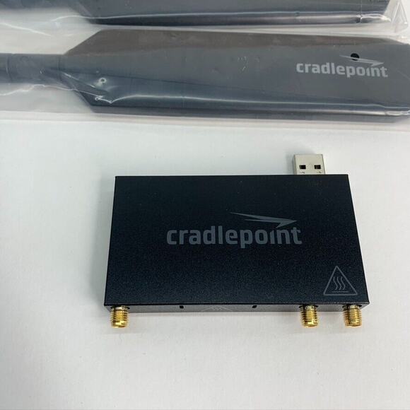 Cradlepoint Modem MC400LP6 4G LTE CAT 6 w/ Dual Antennas - AT&T/Verizon/T-Mobile - Picture 2 of 4